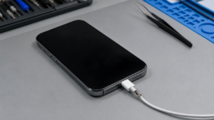 iPhone 16 Pro Max şarj soketi tamiri için teknik servis ön incelemesi