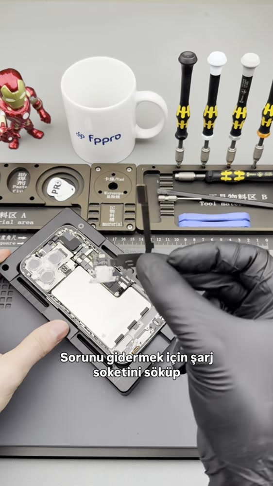 Kayak tatili sonrası gelen iPhone’un açık kasası