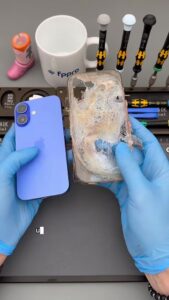 Isı ve suya maruz kaldığı anlatılan iPhone