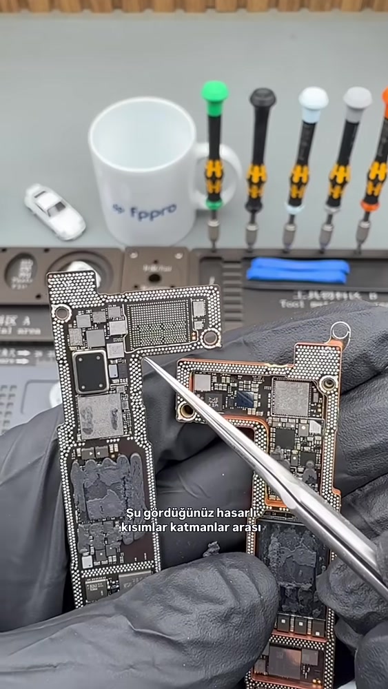 Ezilen iPhone 15’in kart bağlantıları