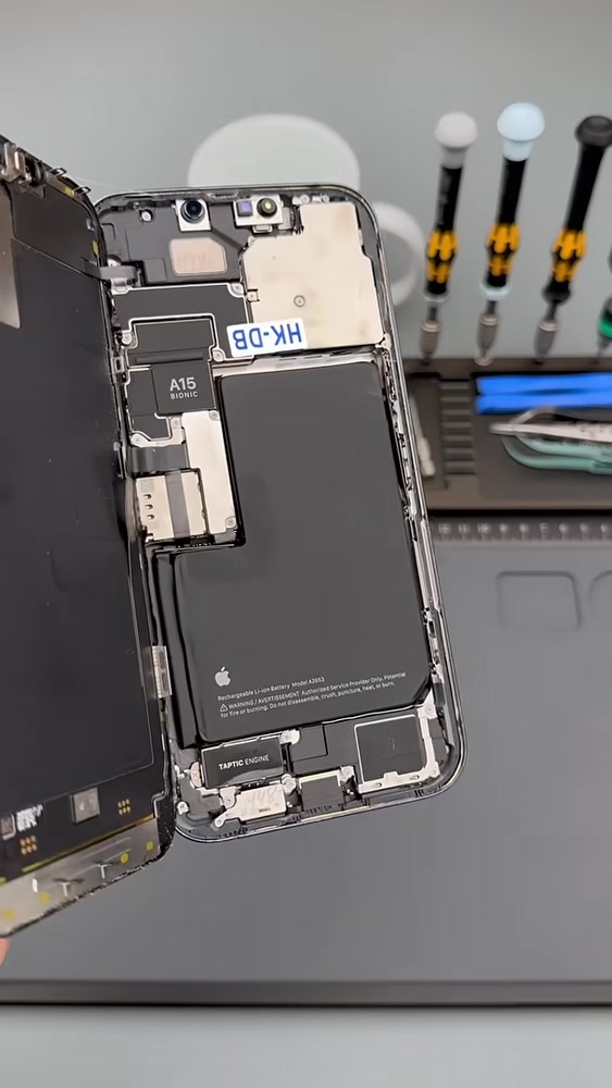 Kapalı kutu olarak satıldığı anlatılan iPhone 13 Pro Max’in içi