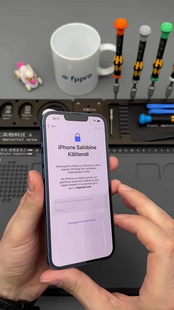 iPhone Sahibine Kilitlendi uyarısının görüntüsü