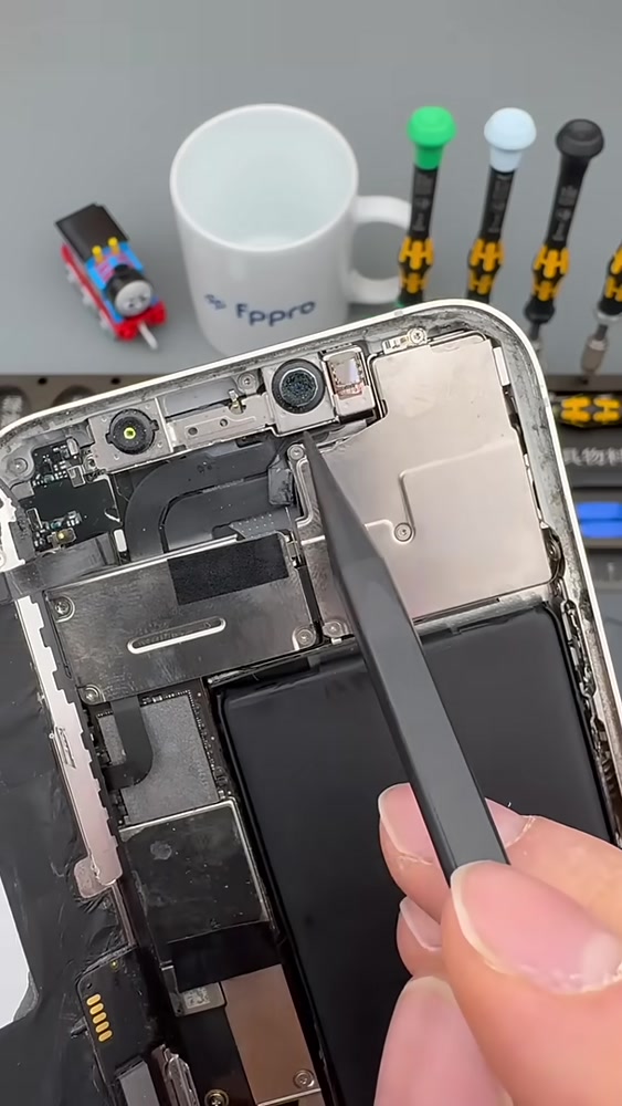 Yenilenmiş olarak sunulan iPhone’da iç inceleme
