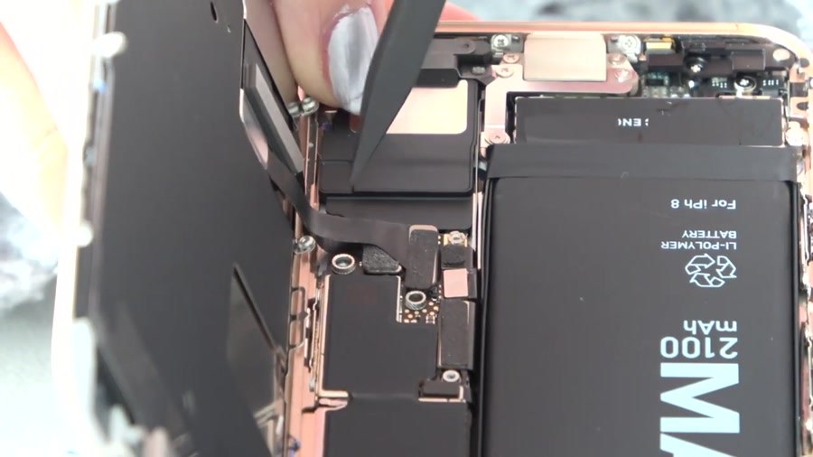 FPPRO: iPhone 8 ekran grubuna erişim.