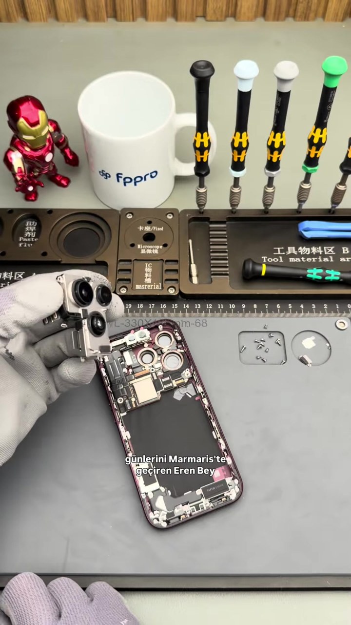 iPhone 18 Pro kamera grubunun cihazdan ayrı tutulduğu aşama