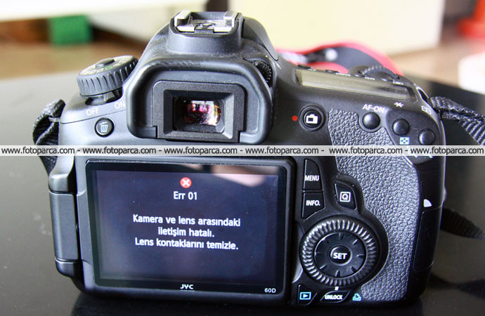 Err-01-Kamera-ve-lens-arasındaki-iletişim-hatalı.-Lens-kontaklarını-temizle.